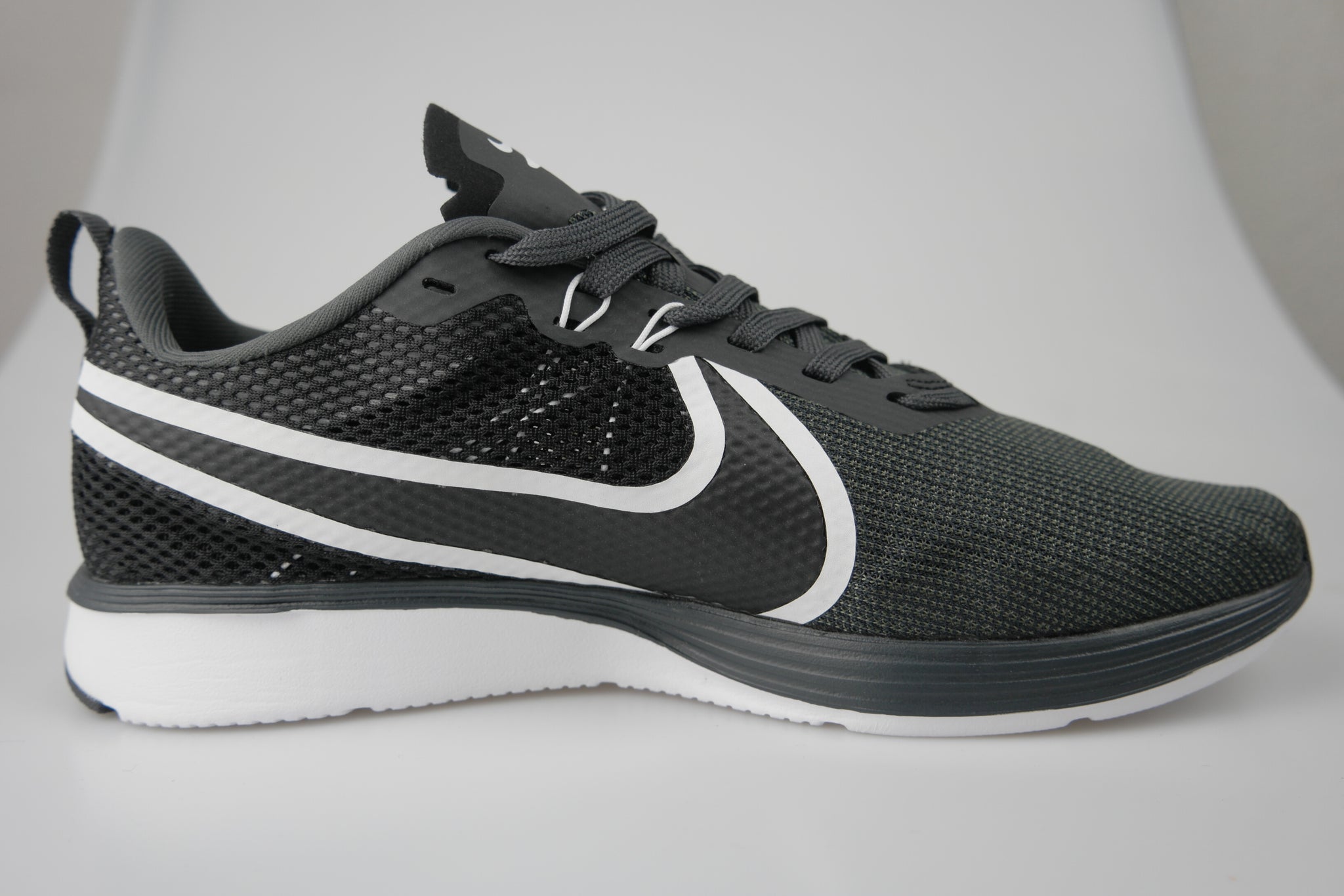 Nike zoom strike online caracteristicas